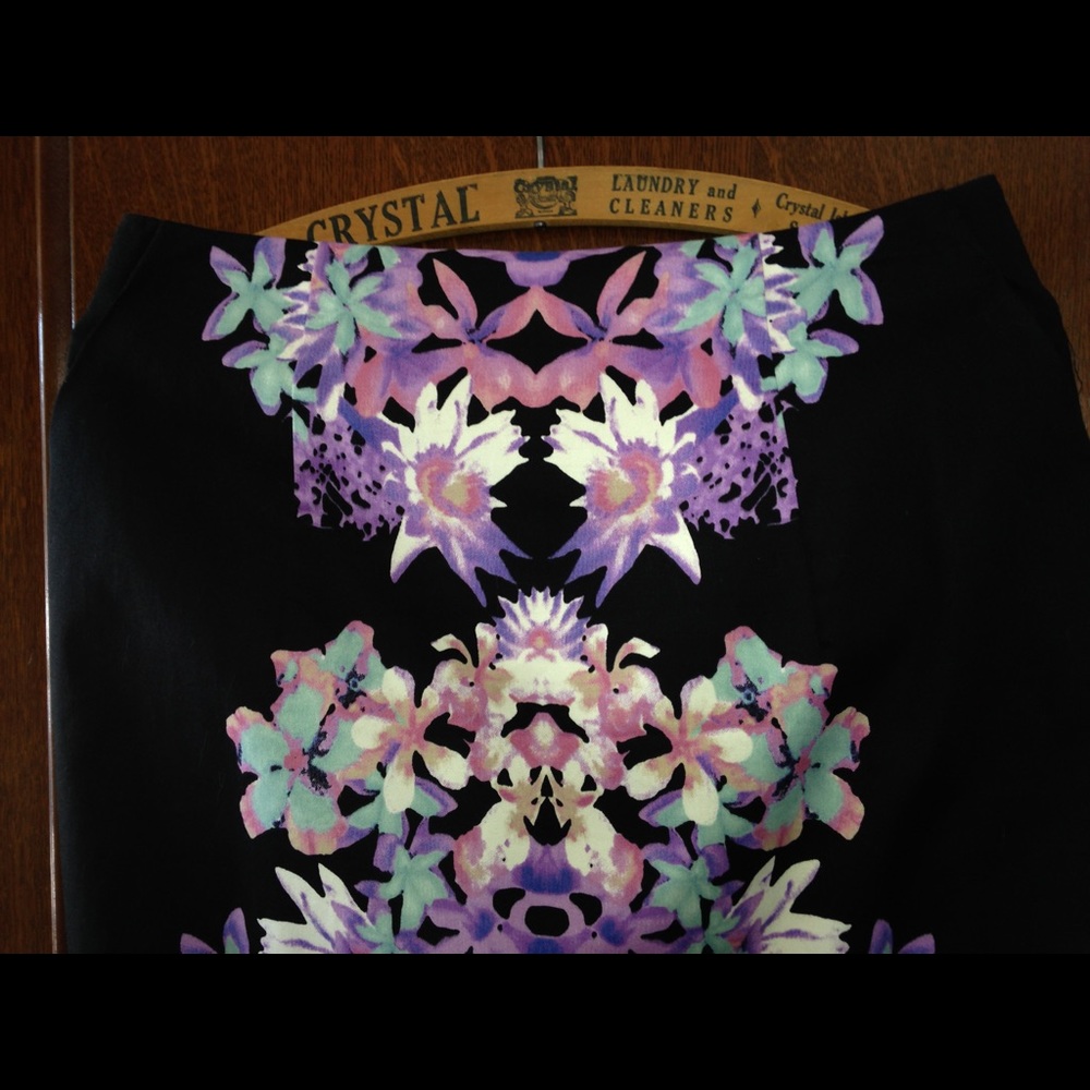 Mossimo pencil skirt.